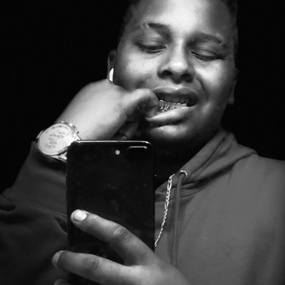 Meet your Posher, Calvin - Picture 1 of 1